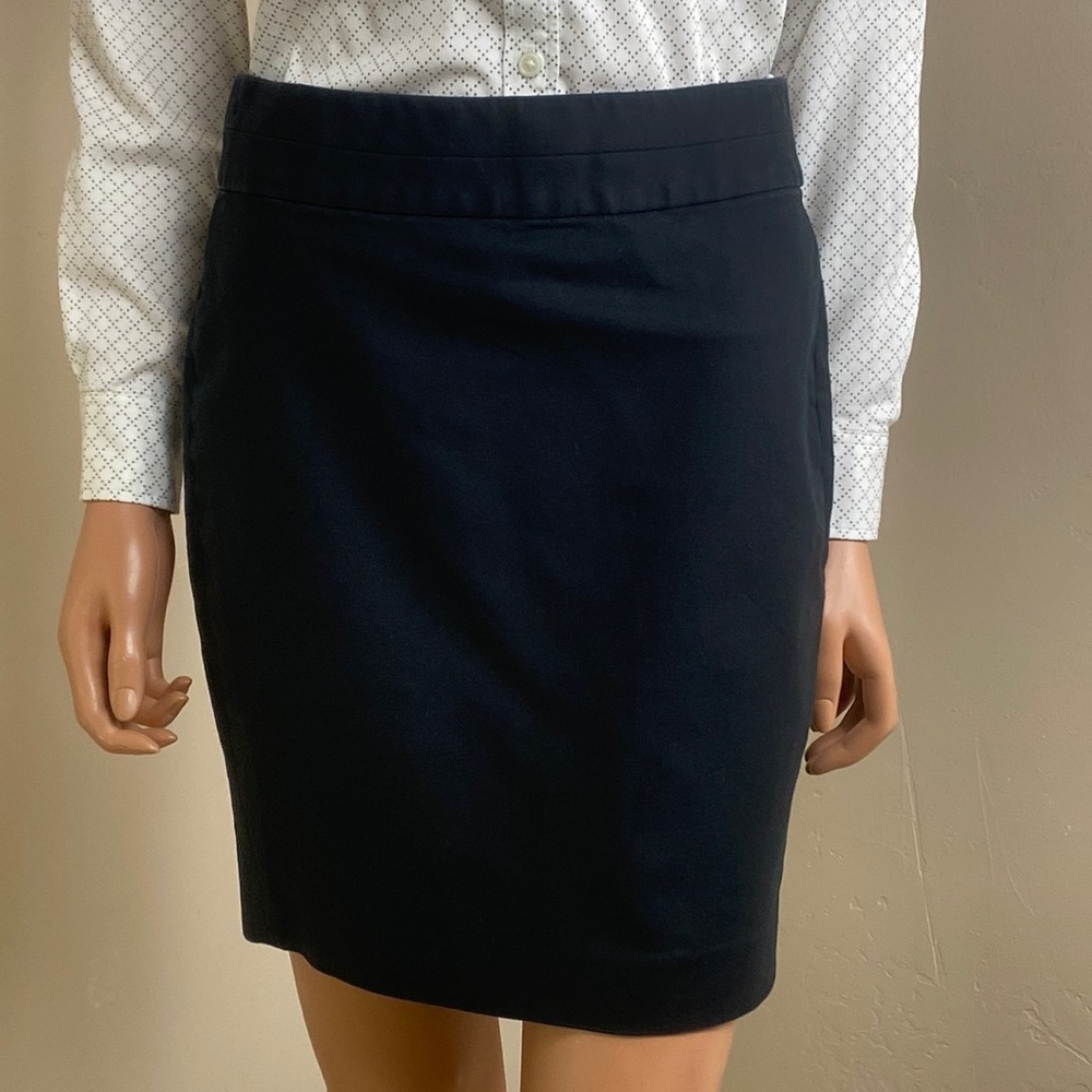 Banana Republic Black Skirt size 2P